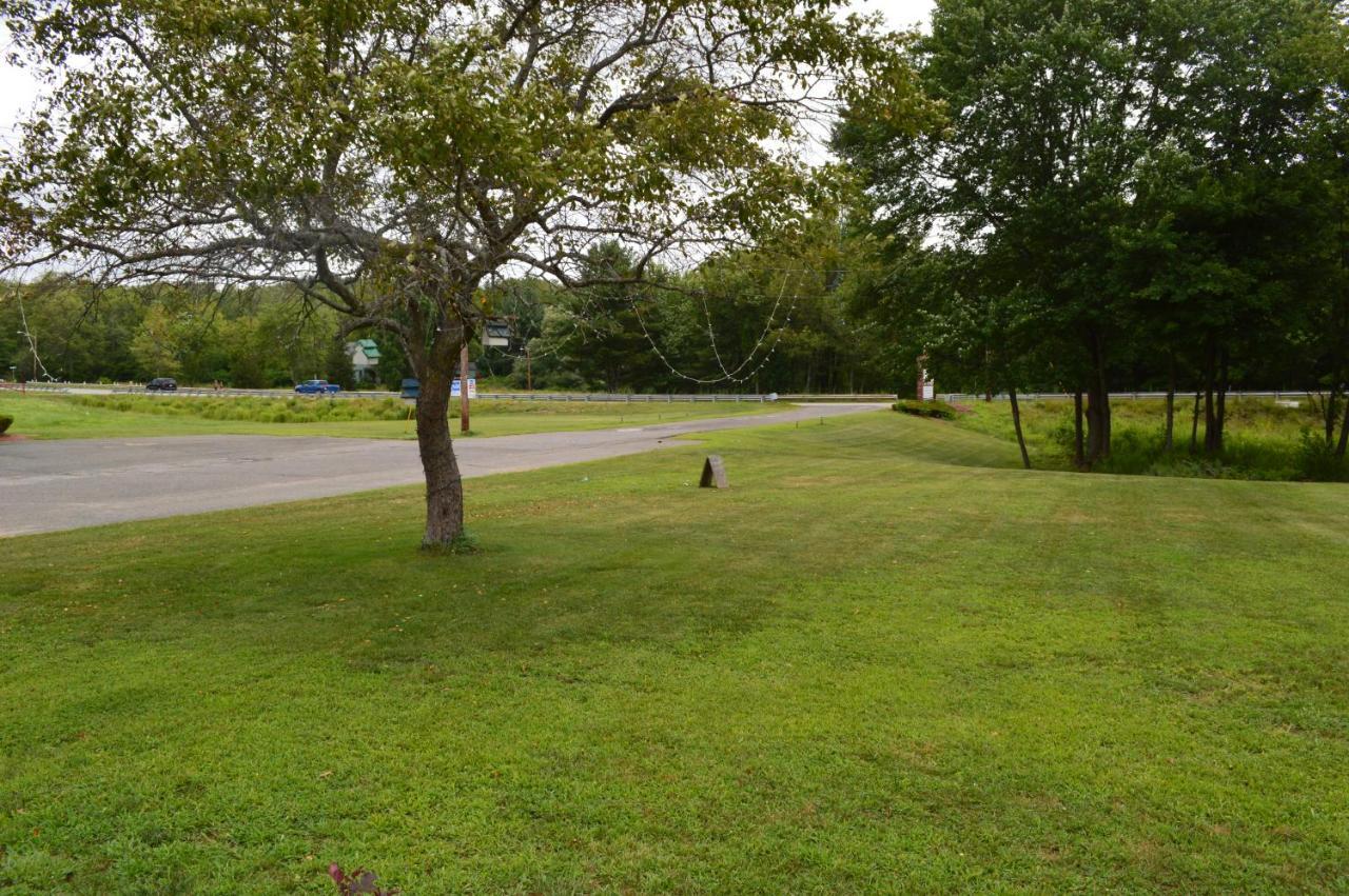 Copper Lantern Motor Lodge West Brookfield Exterior foto